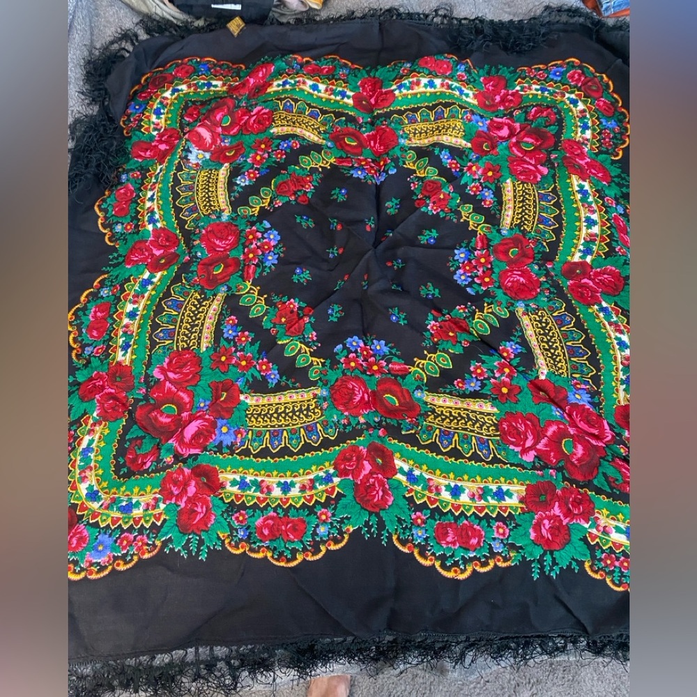 Povlovo posad Floral Patterned Scarf 100% wool